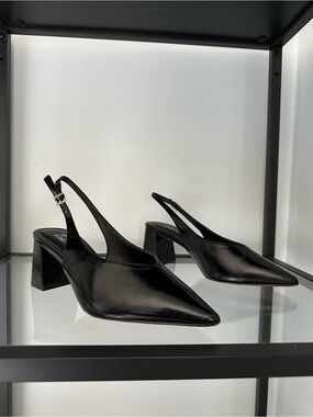 Size 6.5 Women's Black Pointed Slingback Block Heel Pumps - Call it Spring